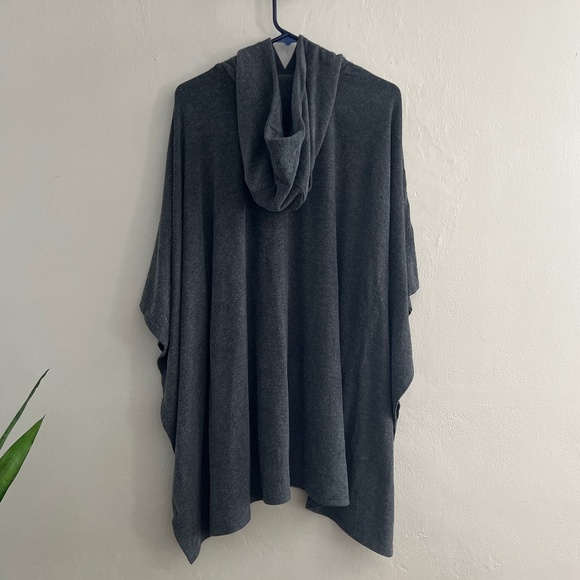 DKNY Sport hooded poncho size small - Picture 2 of 4